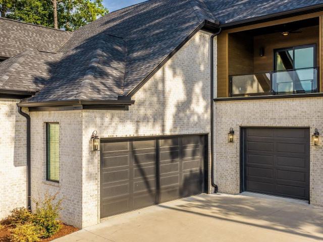 6 Haywood Ct