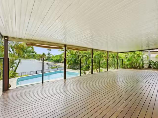 6 Helm Court, MERMAID WATERS, QLD 4218 House for Rent