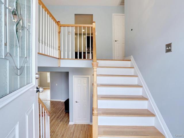 6 Hemlock Lane