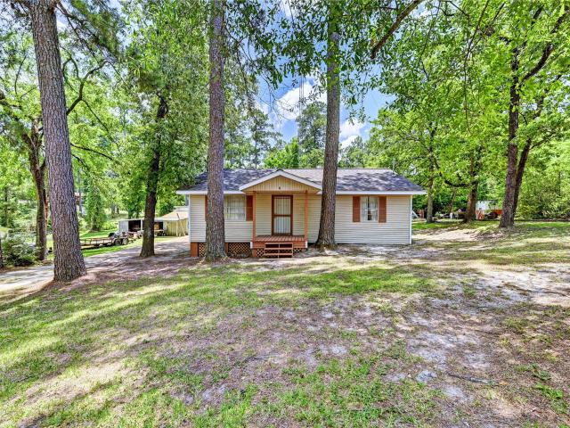 6 Hickory Hollow Rd, Huntsville, TX 77320 | MLS #38738