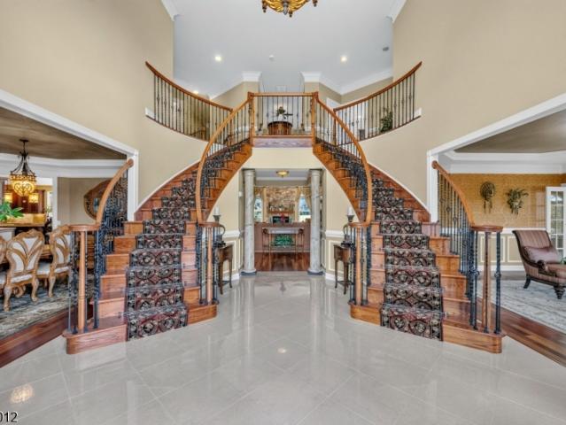 6 High Ridge Ln