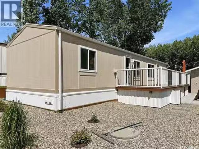 6 Highland Avenue, Jackfish Lake, SK, S0M 0L0 house for sale.
