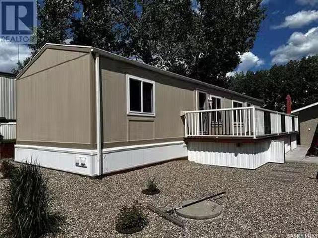 6 Highland Avenue, Jackfish Lake, SK, S0M 0L0 house for sale.