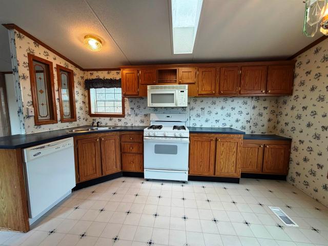 6 Hilltop Manor Mobile Home Park