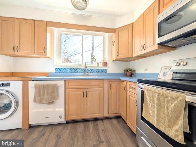 6 Q Hillside Road