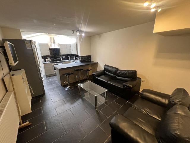 6 Holly Grove, Metchley, B29 6EQ, United Kingdom | Room for rent #113251132 | Rentberry