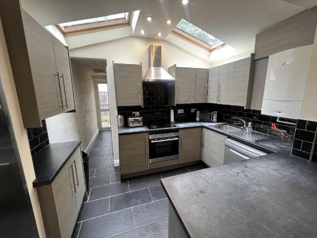 6 Holly Grove, Metchley, B29 6EQ, United Kingdom | Room for rent #136659682 | Rentberry