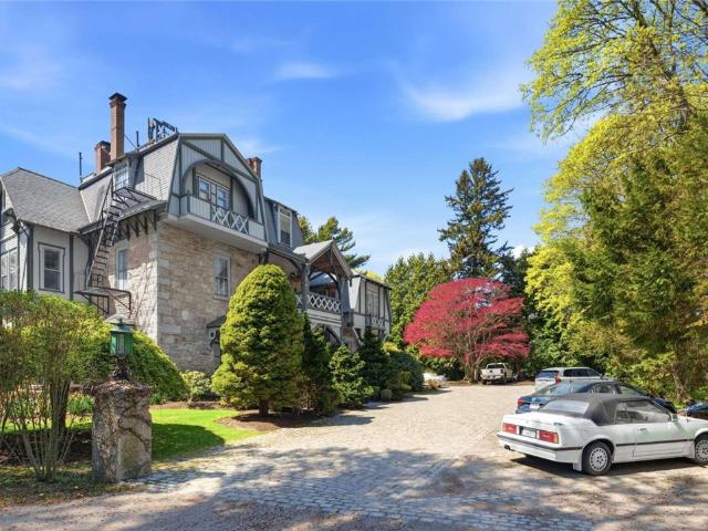 6 Howe Avenue 8