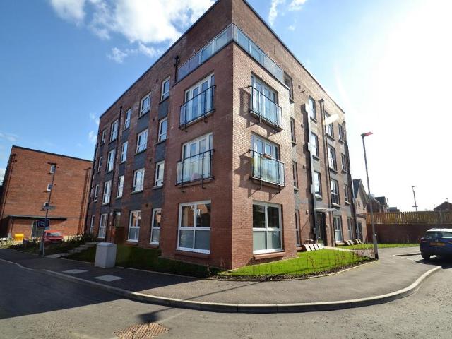 6 Inverlair Drive, Newlands, G43 2AY 2 bed flat to rent £1,300 pcm £300 pw