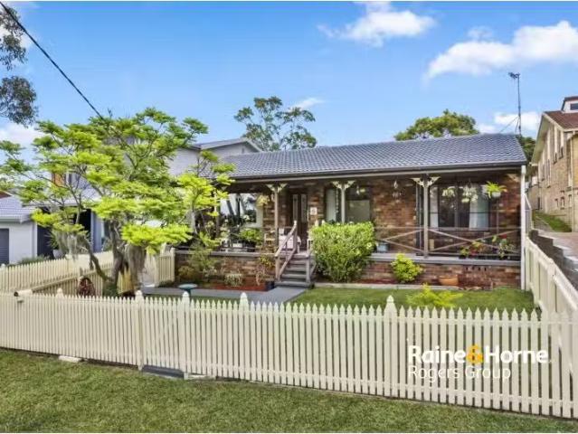 6 Jacqueline Avenue, GOROKAN House for rent Listed by Jacinda.