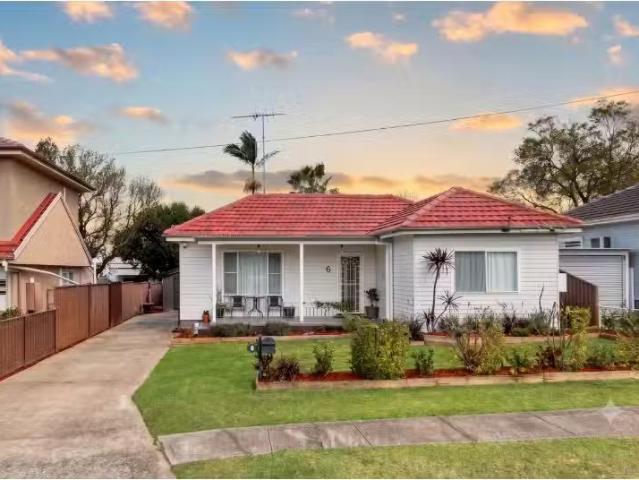 6 Joseph Street, KINGSWOOD House for rent Listed by Siobhan H.