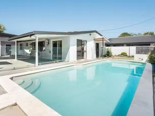 6 Kalimna Drive, BROADBEACH WATERS, QLD 4218 House for Rent