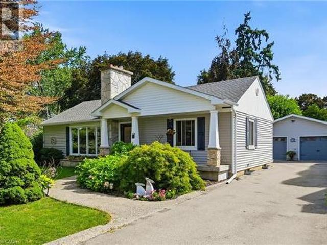 6 Kerman Avenue, Grimsby, ON, L3M 3W4 house for sale | Listing ID 40858 | Royal LePage