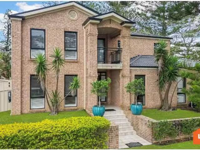 6 Kerle Street, Redhead House for rent Listed by Leah Jay of.