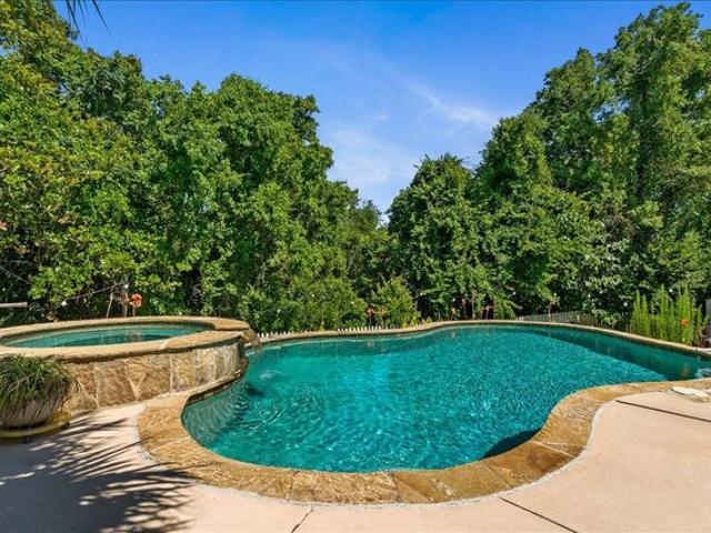 6 Krivik Ct, Fort Walton Beach, FL 32547