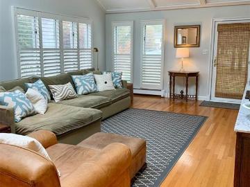 6 Lynn Ct, Hampton Bays, NY 11946 | MLS #863026
