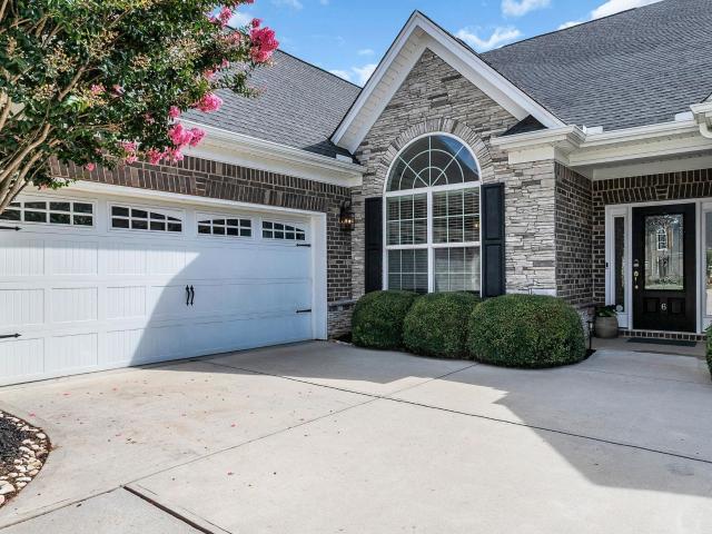 6 Lakeway Place