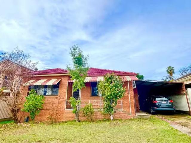 6 Lionel Street, INGLEBURN, NSW 2565 House for Rent
