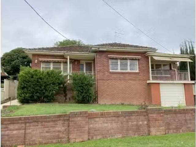 6 Liverpool Street, COWRA House for rent Listed by Casey Youn.