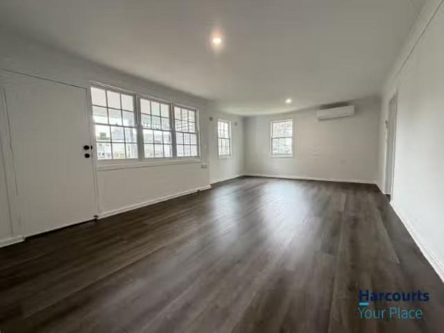 6 Livingston Avenue, DHARRUK House for rent Listed by Meggan.