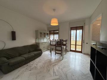 6 locali in affitto