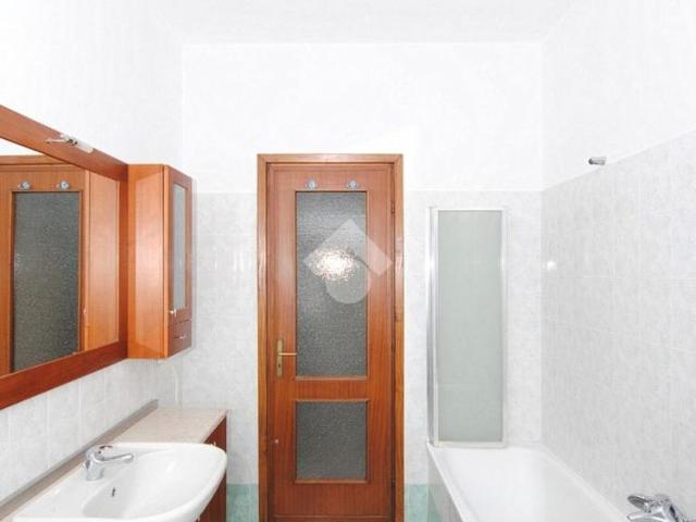 6 locali in affitto