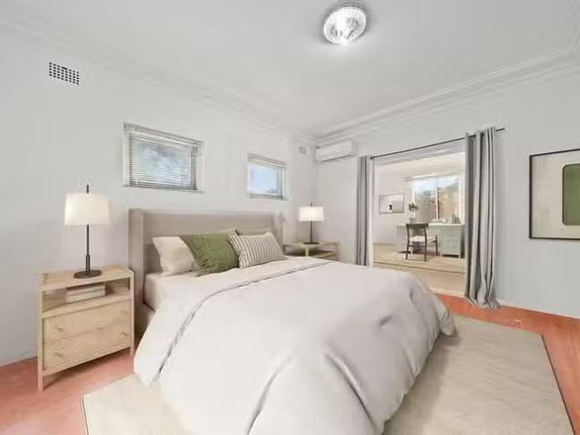 6 Pacific Street, Kingsgrove, NSW 2208