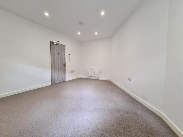 6 Pavilion Chambers, St. Neots PE19, Studio to rent, £825 pcm | PrimeLocation