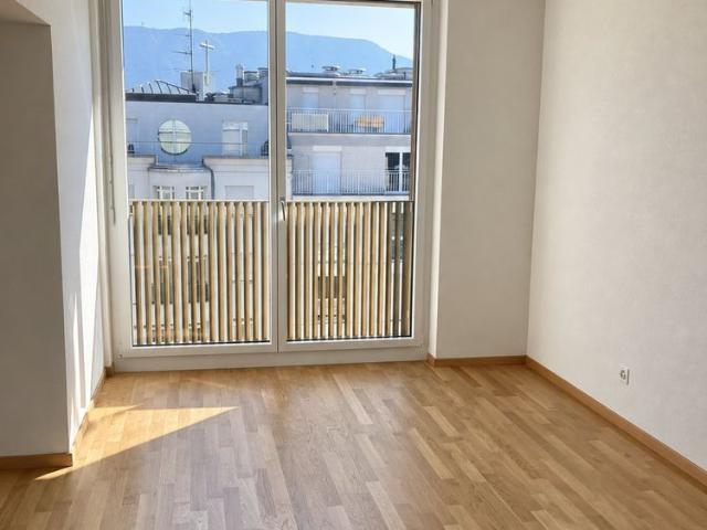 6 pièces 132 m2, 7e étage, 4 chambres, 2 balcons, vue Salève