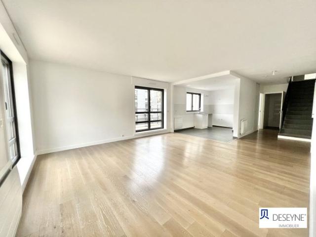 6 pièces vide refait à neuf + 5 terrasses + parking + c.