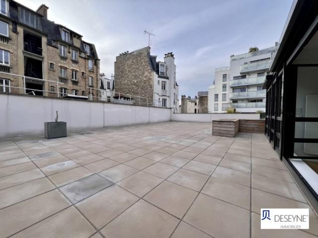 6 pièces vide refait à neuf + terrasse + 1 parking + ca.