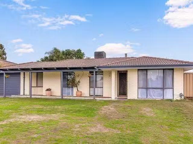 6 Pioneer Drive, Thornlie, WA 6108