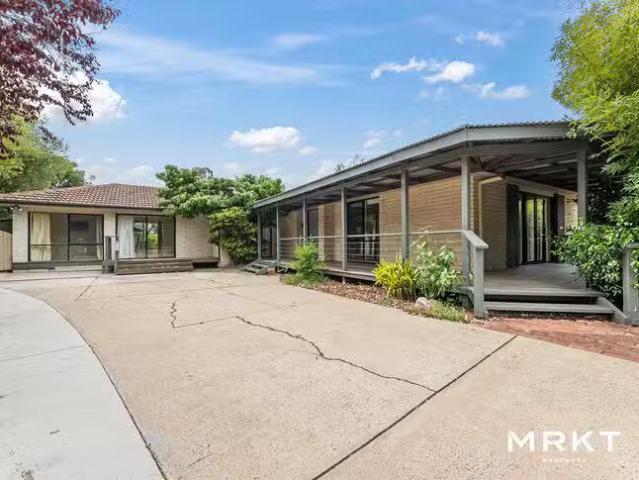 6 Pitt Place, Holder, ACT 2611