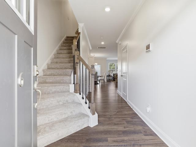 6 Planters Place