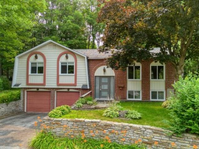 6 Place D'Autrey, Lorraine, QC, J6Z 3K8 house for sale | Listing ID 25315 | Royal LePage