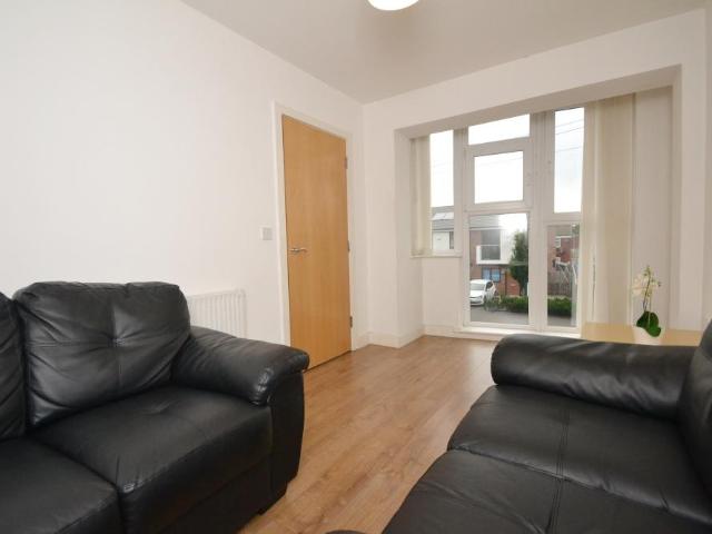 6 Plymouth View, Brunswick, Manchester, M13 9JJ, United Kingdom | 5 bed house for rent #138694517 | Rentberry