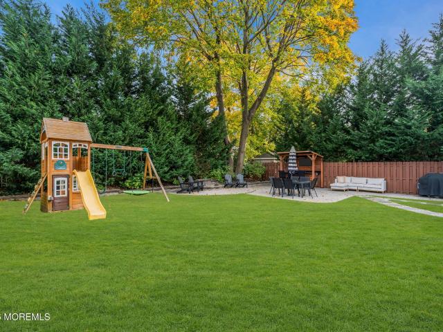 6 Poplar Avenue