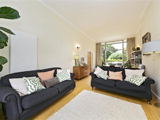 6 Portland Terrace, London, TW9 1QQ, United Kingdom | 4 bed townhouse for rent #139404288 | Rentberry