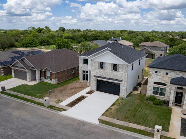6 Rio Seco Dr, Uvalde, TX 78801 | MLS #1924