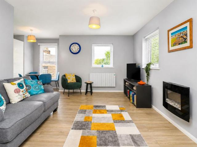 6 Riverside Chapel Road, Wivenhoe, CO7 9DX