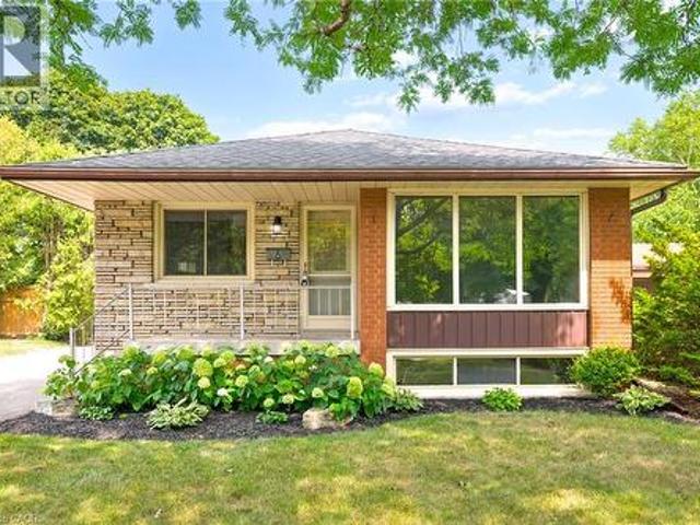 6 Robroy Court, Brantford, ON, N3R 3E3 house for sale | Listing ID 40855 | Royal LePage