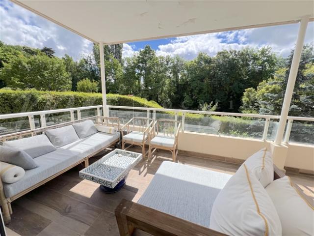 HERVORRAGENDE 7 ZIMMER WOHNUNG VON 250 M² MIT GROSSER TERRASSE – + 3 BALKONEN UND UNGEHINDERTER SICHT
