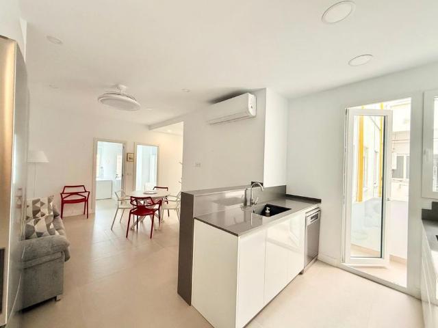 6 room luxury Apartment for rent in Valencia