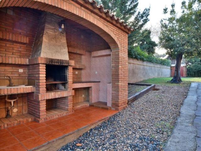 6 room luxury Detached House for rent in Sant Cugat, Spain