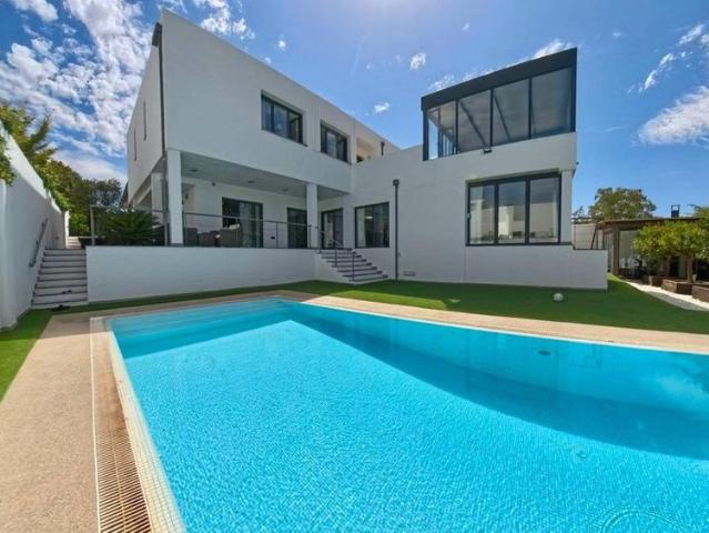6 room luxury House for rent in Zubia, Andalusia