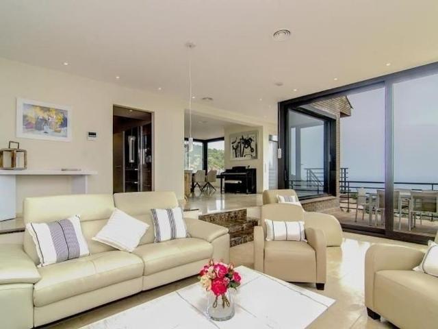 6 room luxury Villa for rent in Sitges, Spain