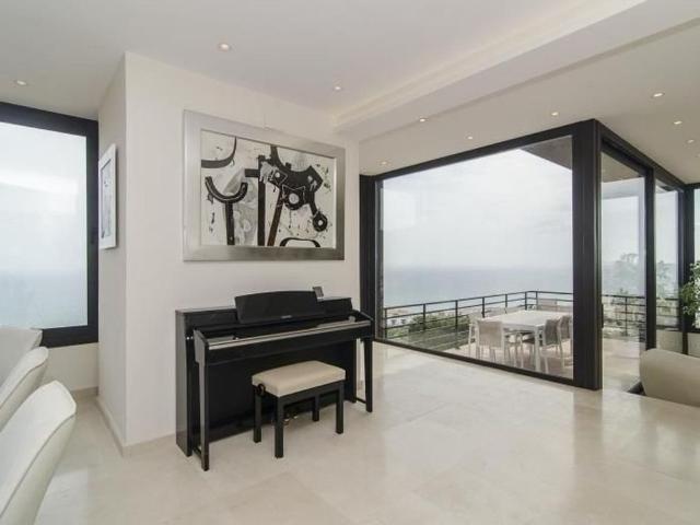 6 room luxury Villa for rent in Sitges, Spain