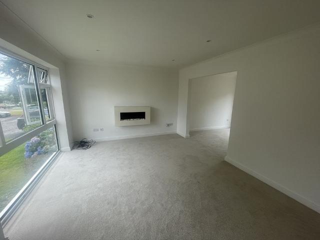 6 Roston Close, S18