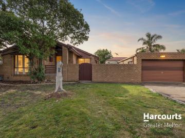 6 Rothesay Place, MELTON WEST, VIC 3337