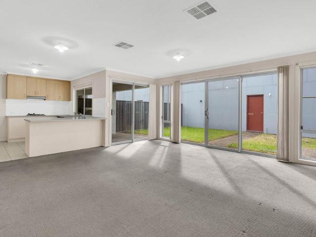6 St Lawrence Avenue, Andrews Farm SA 5114